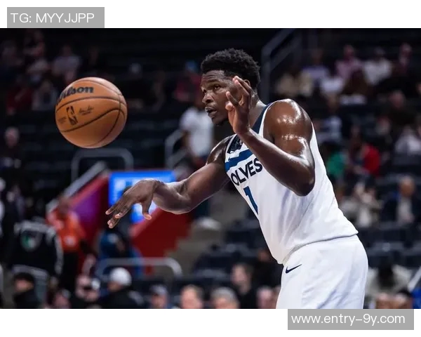 爱德华兹29分钟内高效发挥18投8中贡献26分5篮板3助攻2盖帽表现精彩但犯规频繁影响比赛乐趣